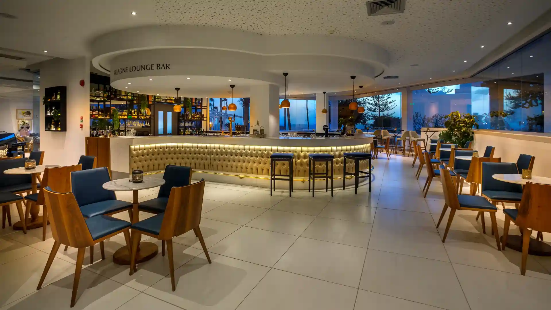Leonardo Plaza Cypria Maris Beach Hotel & Spa - Ariadne Lounge Bar