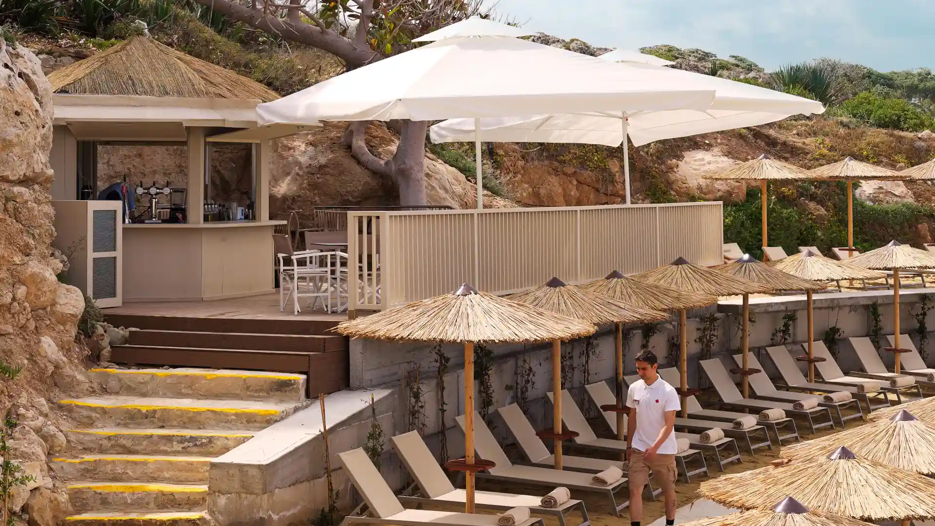 Leonardo Laura Beach and Splash Resort - The Rock Beach Bar